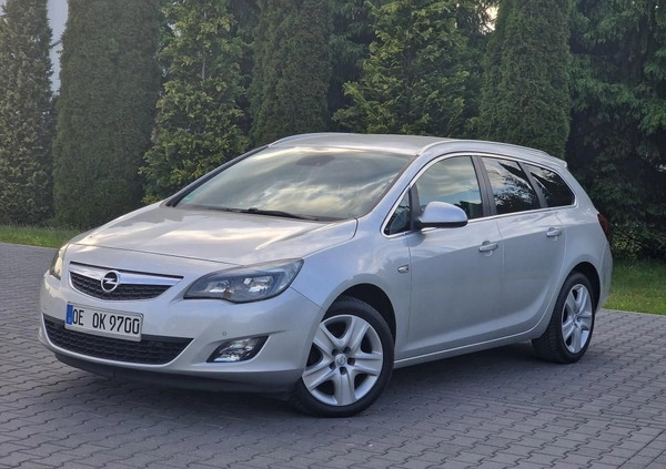 Opel Astra cena 25999 przebieg: 147200, rok produkcji 2011 z Górzno małe 379